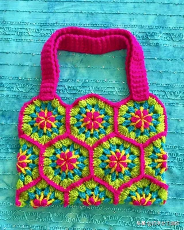 鉤編留下太多的零線，幾十種六角的鉤法，讓你家美出花來