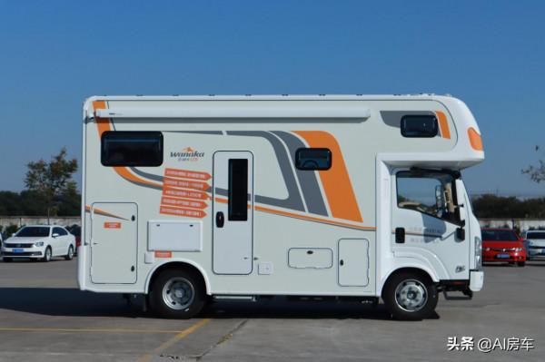 5.2T動力+24V電系統，配置超豪華，實拍國產五十鈴700P輕卡房車