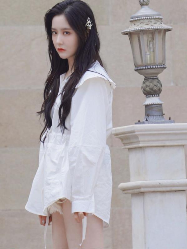 王藝瑾穿搭｜女明星私服愛豆同款白色穿搭