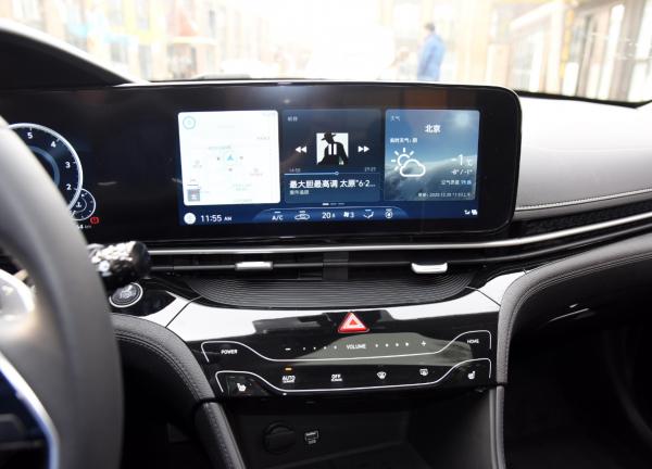 15萬級人氣新車推薦，全新一代名圖對比豐田凌尚，該怎麼選？