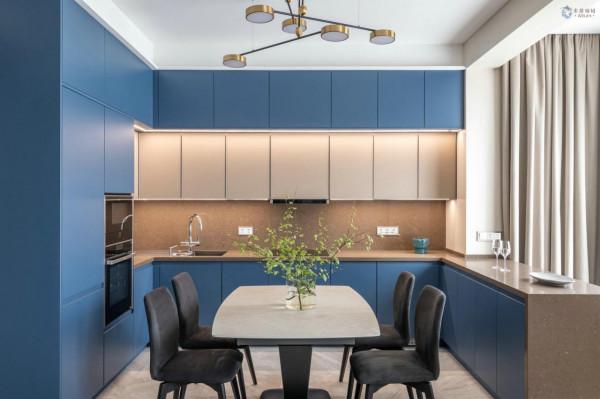 發現一對50歲夫妻的家，那叫一個與眾不同，拍照分享一下，很高階