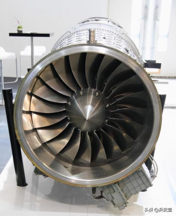 殲35用WS13E夠嗎？內油和彈艙明顯提升，WS19才是媲美西方的中推