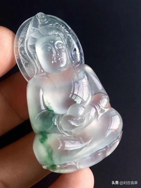 翡翠首飾如何區分性別?佩戴無性別款式的快樂你根本不懂 翡翠首飾如何區分性別?佩戴無性別款式的快樂你根本不懂