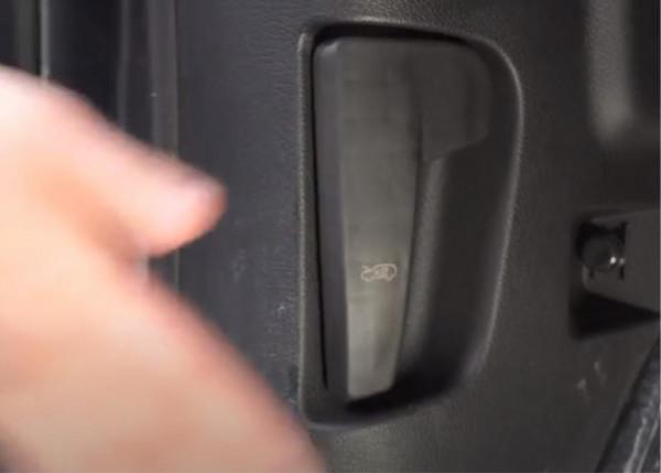 宋Pro引擎蓋打不開怎麼辦? 宋Pro引擎蓋打不開怎麼辦?