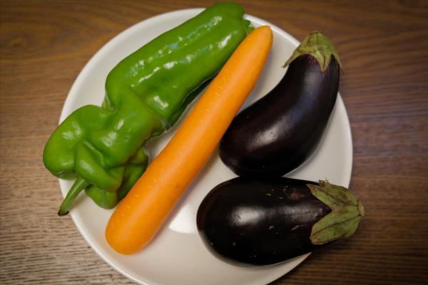 炒茄子,原來不能先放油,廚師長教你2招,茄子不油膩不發黑 炒茄子,原來不能先放油,廚師長教你2招,茄子不油膩不發黑