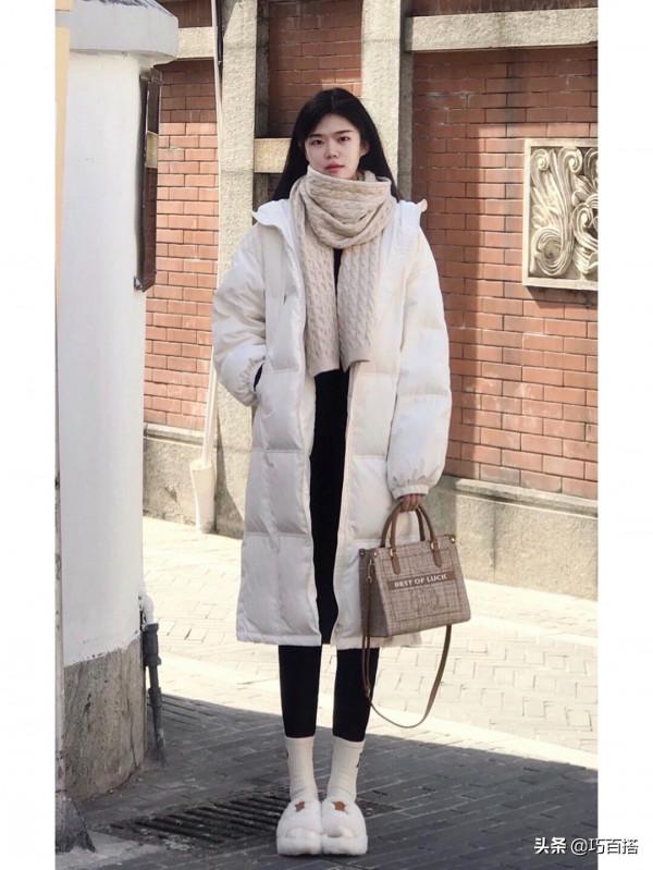 再也不用對長款羽絨服又愛又恨了！跟著博主這樣穿，精緻又洋氣