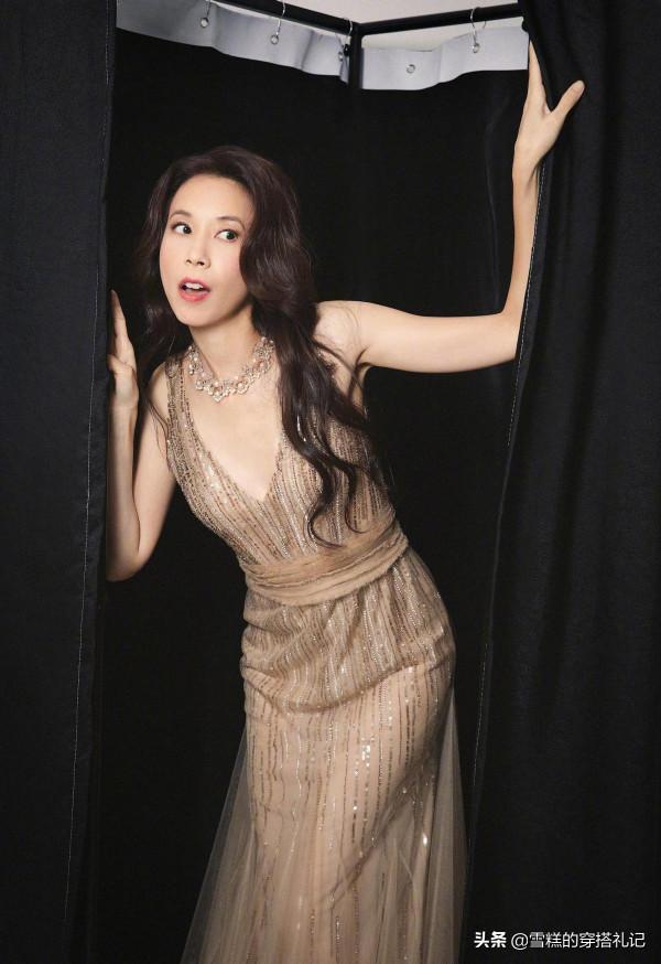 若你今年50歲，建議別留長卷發了，顯老！試試這3種短髮，真時尚