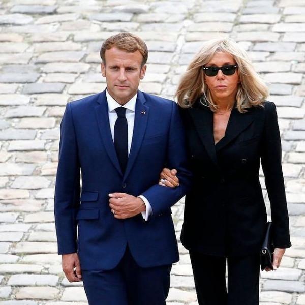 馬克龍有多放不下布麗吉特?每90分鐘通一次電話,在外寸步不離 馬克龍有多放不下布麗吉特?每90分鐘通一次電話,在外寸步不離