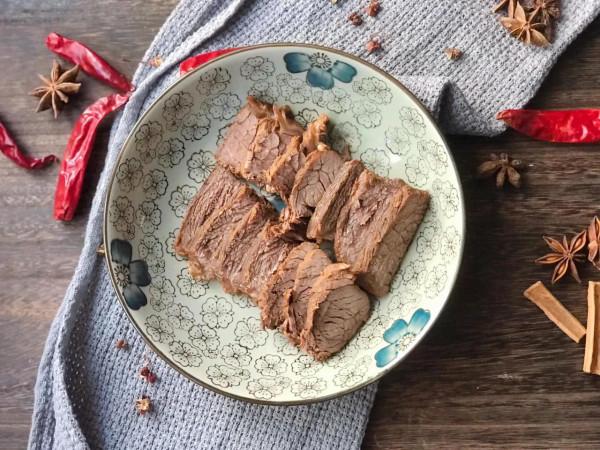 今日大雪多吃這肉，補鐵補血，簡單一滷，鹹香入味，一斤都吃不夠