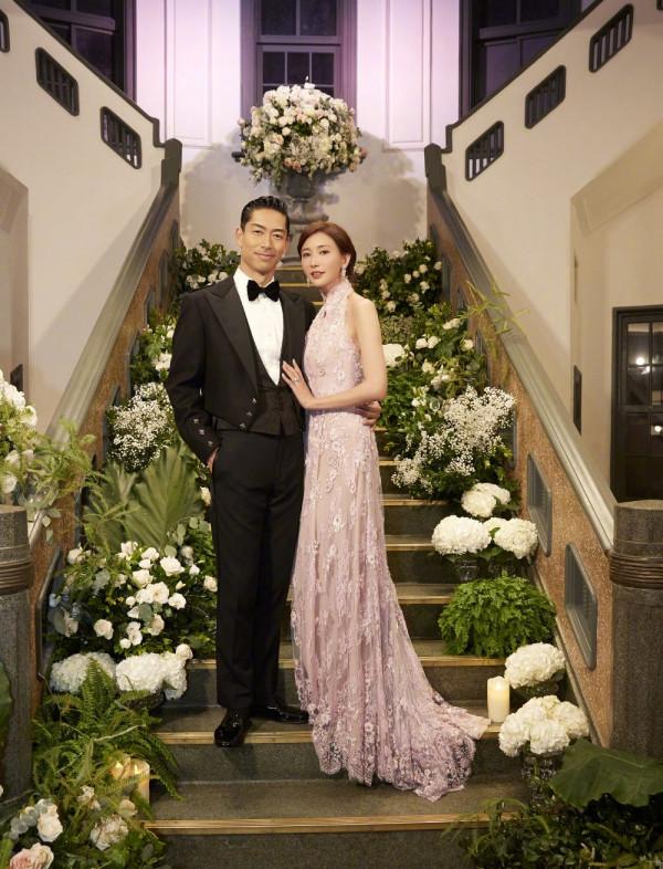 林志玲首曬一家三口，膚色差搶鏡寶寶白到發光，47歲的她卻無孕味