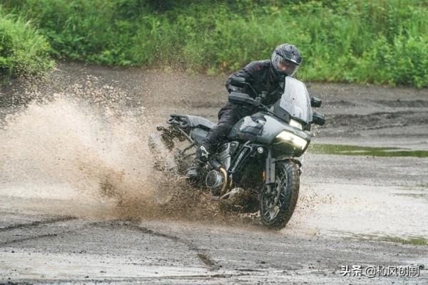 試駕哈雷HARLEY「Pan America」,巡航越野追逐地平線直到世界盡頭 試駕哈雷HARLEY「Pan America」,巡航越野追逐地平線直到世界盡頭