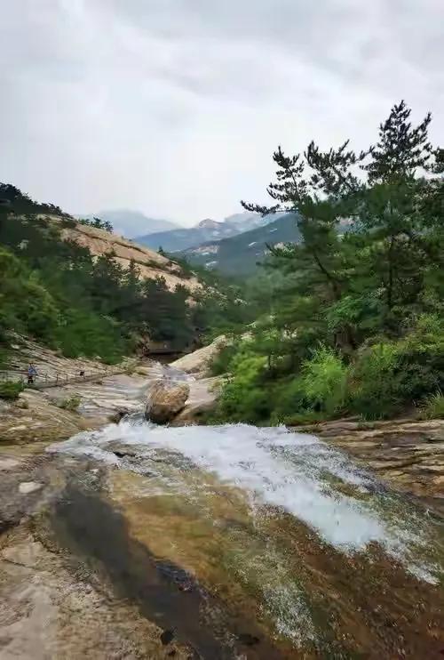 登昆嵛山泰礴頂 登昆嵛山泰礴頂