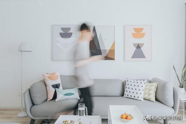 42歲獨居女性的家，巧妙利用空間錯位設計，裝出純白精緻公寓