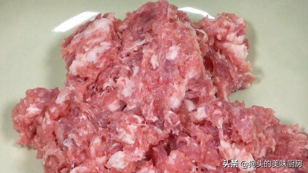 家人都愛吃的一道菜，教你秘製做法，蛋皮彈韌肉餡香，老少皆宜