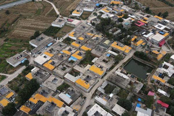 河北沙河：玉米飄香曬秋忙