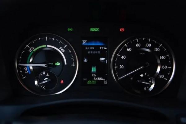 地球上原廠身價最高的MPV是什麼樣子的？| CAR REVIEWS