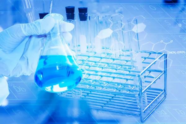 97年，兩滴液體落在化學家卡倫的手套，進醫院3周深度昏迷致身亡