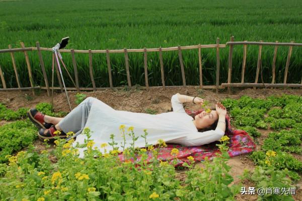 34歲美女畫家身價數百萬,想在農村過躺平生活,6年花光所有積蓄 34歲美女畫家身價數百萬,想在農村過躺平生活,6年花光所有積蓄