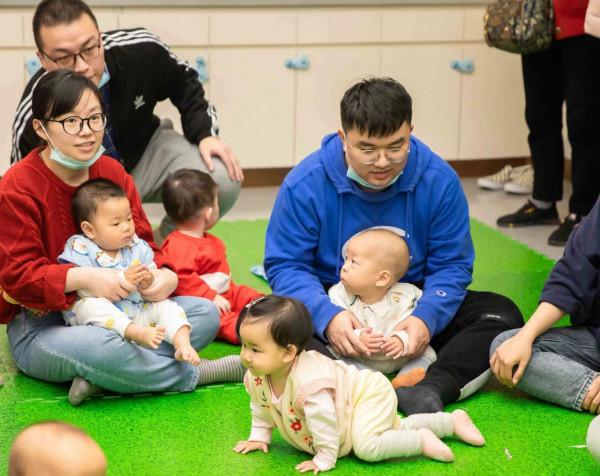 禾芸嘉萌寶爬爬賽結束啦,進來見識一下人類幼崽的戰鬥力吧 禾芸嘉萌寶爬爬賽結束啦,進來見識一下人類幼崽的戰鬥力吧