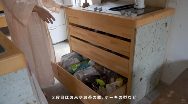 她從全職太太變成女總裁後,怒甩渣男,買7套房換著住:太爽了 她從全職太太變成女總裁後,怒甩渣男,買7套房換著住:太爽了