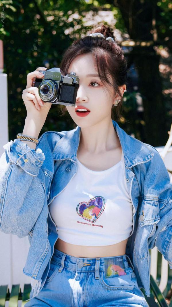 吳宣儀唯美桌布