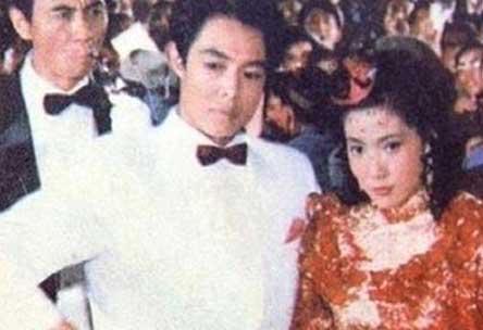 張鐵林：拋妻棄子換國籍，八個女人三個娃，到底是作樂還是作死？