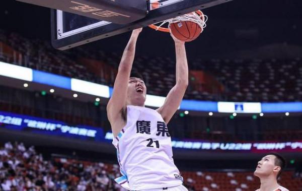 青島男籃為何放走劉傳興?2米25小將潛力十足,吳慶龍做兩手準備 青島男籃為何放走劉傳興?2米25小將潛力十足,吳慶龍做兩手準備