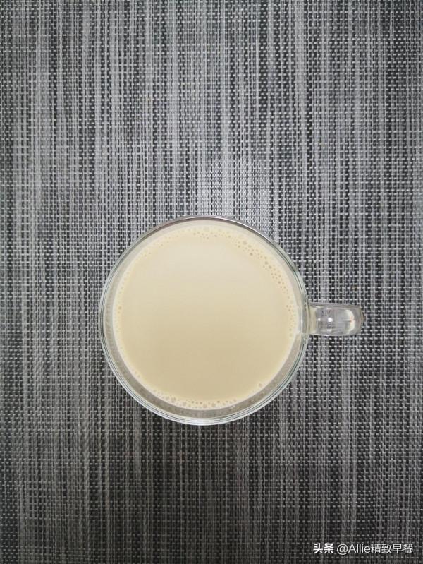 一把香蔥，教你做蔥油拌麵，食材簡單，一學就會，少油不膩又勁道