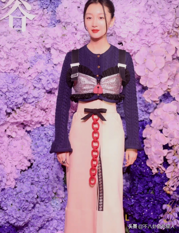 這些女星在紅毯像個笑話!身材一般,卻努力凹造型,自曝缺點 這些女星在紅毯像個笑話!身材一般,卻努力凹造型,自曝缺點