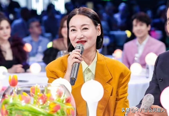 女星中秋晚會造型:關曉彤腰細,景甜貴氣,張小斐大氣,阿嬌胖了 女星中秋晚會造型:關曉彤腰細,景甜貴氣,張小斐大氣,阿嬌胖了