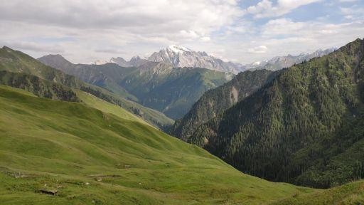 新疆徒步穿越烏蘇古道第二天翻越包紮敦達板