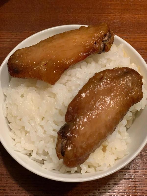 雞翅這麼做香濃入味下酒更配，每餐能多吃2碗飯，愛吃臘味別錯過
