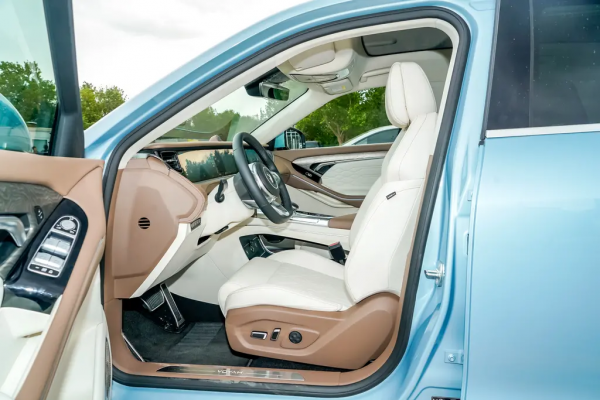 嵐圖FREE：空間討喜，續航里程475km，配前後獨懸，售36.36萬