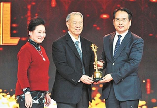 福建窮小子陳永栽，逃亡到菲律賓，成為頂級富豪，兒子卻意外身亡