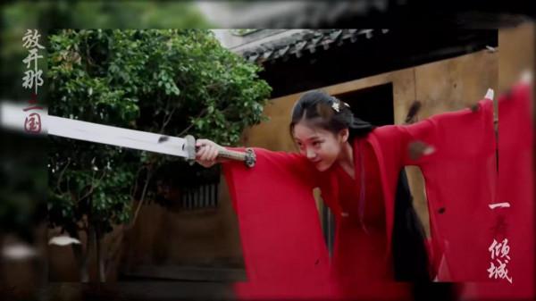 關曉彤蔣依依是“國民閨女”過去式了，新晉小小花一個比一個靈