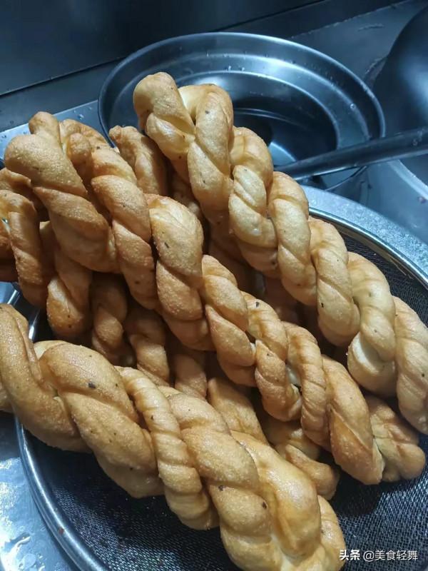 婆婆過年買了1頭豬加工美食，同事：想去你家過年，是要辦酒席嗎