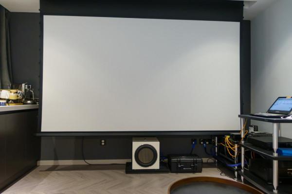 “家有影院”使用者案例:用KK打造的70平米極致客廳家庭影院 “家有影院”使用者案例:用KK打造的70平米極致客廳家庭影院