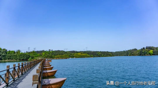 苦等5年終通高鐵！這座比成都還巴適的酒城，為了吃也要去一趟