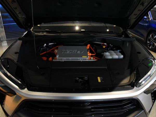 國產電動車的帶頭品牌，配置高動力強，實拍蔚來ES8