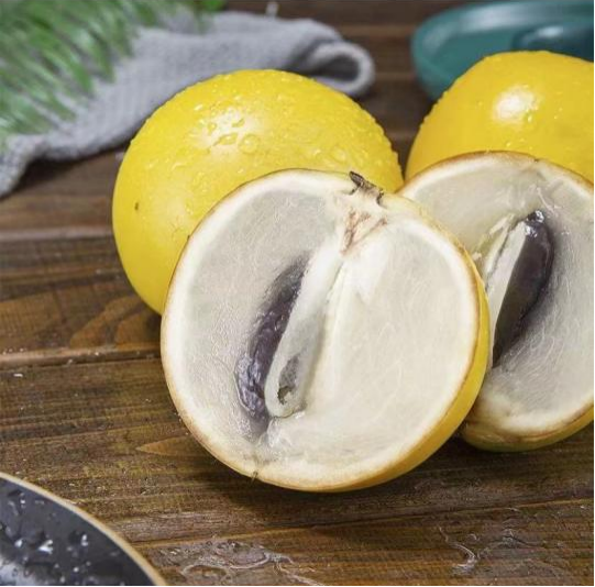 一畝田釋出水果新品種報告：紅肉蘋果、粉紅菠蘿等22個新品種入選