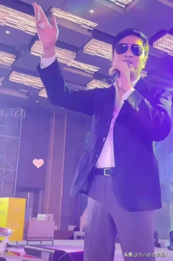 過氣明星走穴群像：“最帥楊逍”兩千八5首歌，胖“唐僧”吃老本