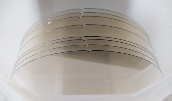 高導熱4H碳化矽晶片、紫銅和黃銅的瞬態平面熱源法導熱係數測試