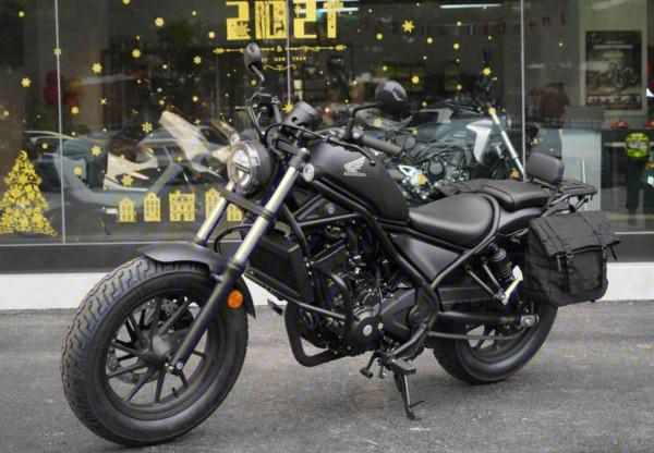 本田中量級巡航CM300,高顏值高動力,馬力27.7匹,爬山不是問題 本田中量級巡航CM300,高顏值高動力,馬力27.7匹,爬山不是問題