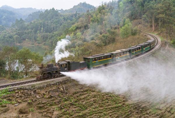 現在詩「西行列車上」