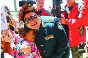 韓紅：6歲父親去世，9歲母親改嫁，奶奶把所有的愛給了我