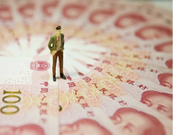 銀行卡簡訊通知要開通嗎？收費政策該取消嗎？銀行員工給出建議