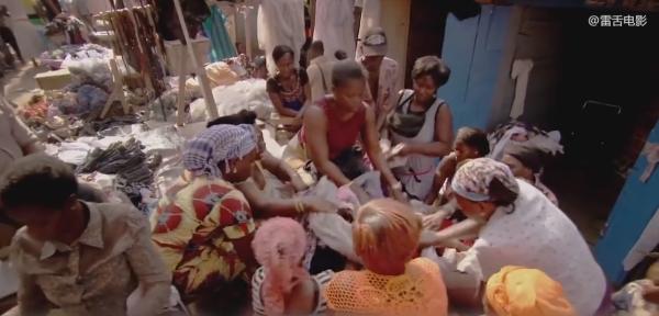 非洲小夥賣舊衣服，一天能賺25萬，這些衣服都是別人捐的！紀錄片