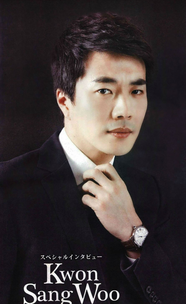 權相佑這這副小眼睛、厚嘴唇的長相，居然帥了我19年