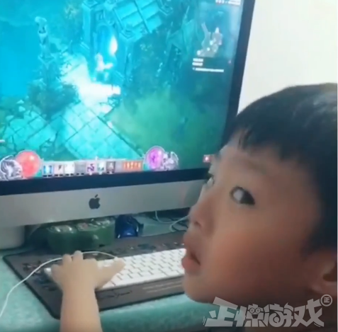 48歲老阿姨有多強？玩DOTA2堵泉水被殺70次，還能誇對面打得好