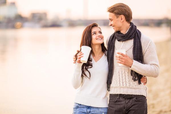 讓浪子想結婚的女人有什麼魔力？這5位男星的老婆，有二婚有素人